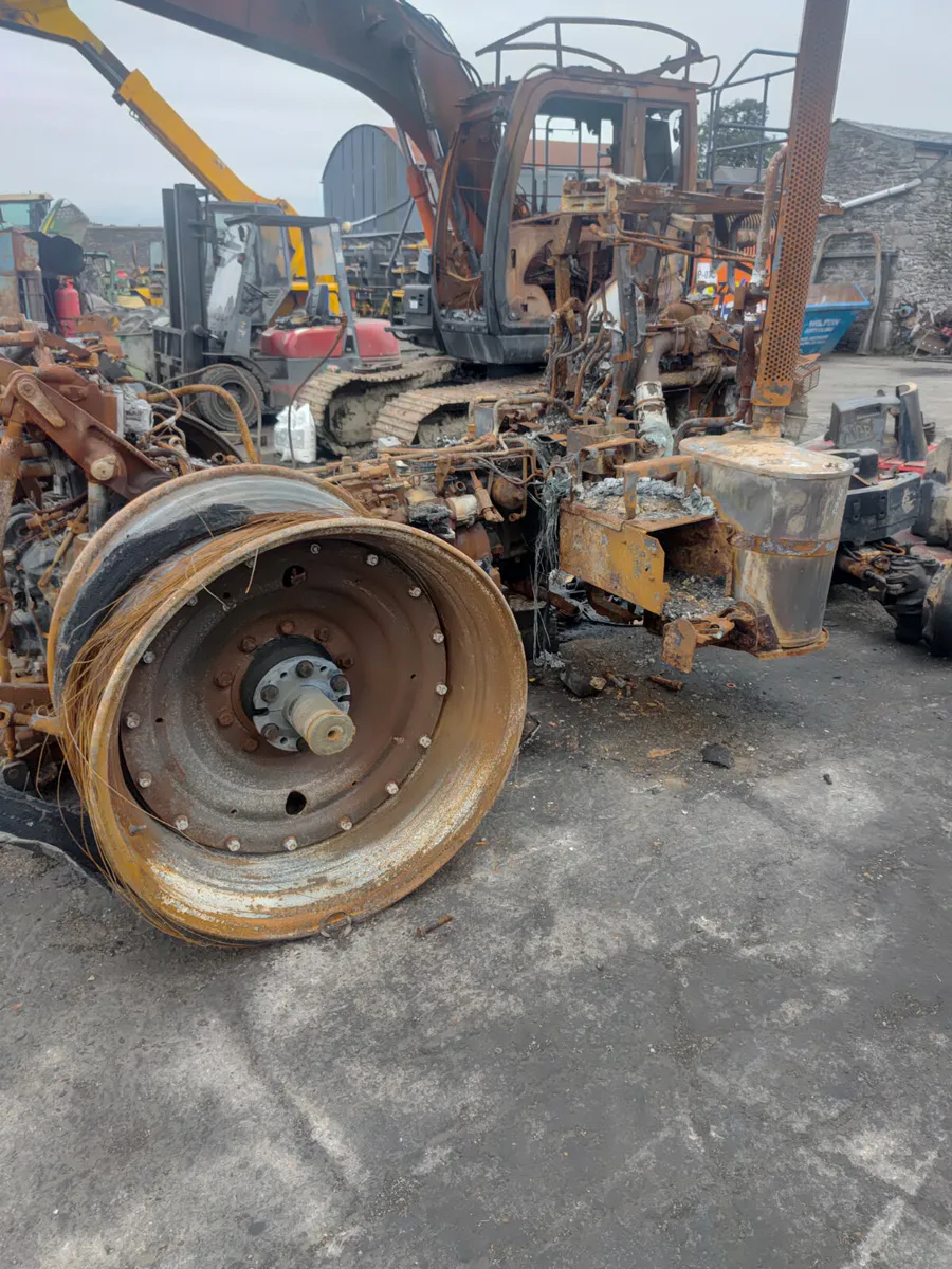 New Holland - Image 1