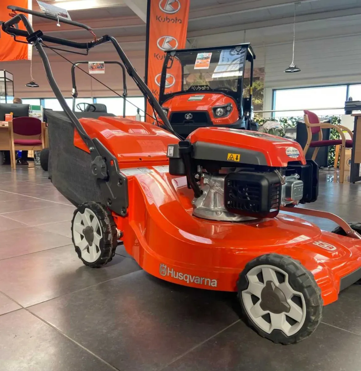 Husqvarna LC253S walk-behind lawnmower - Image 1