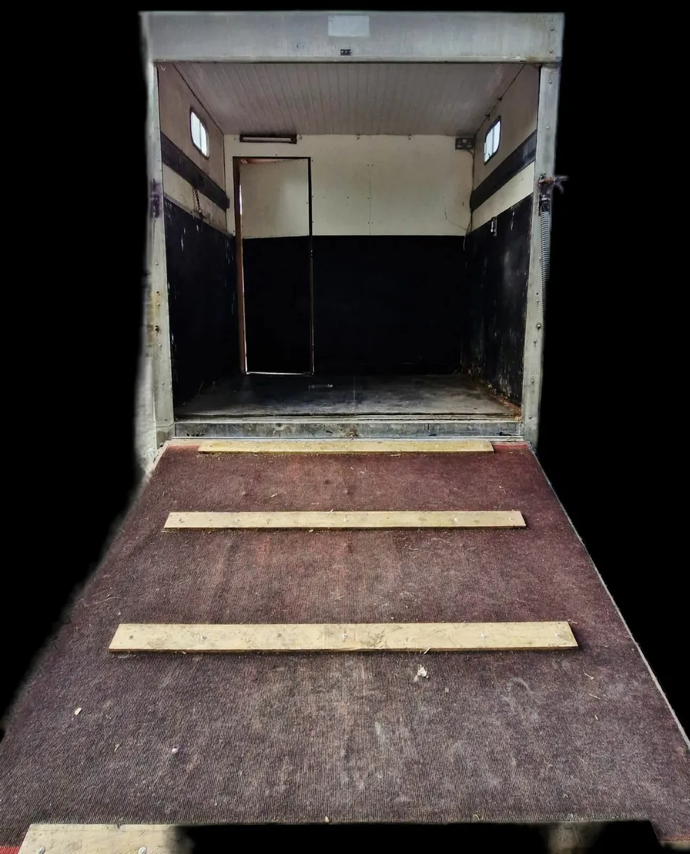 Horse lorry - Image 2