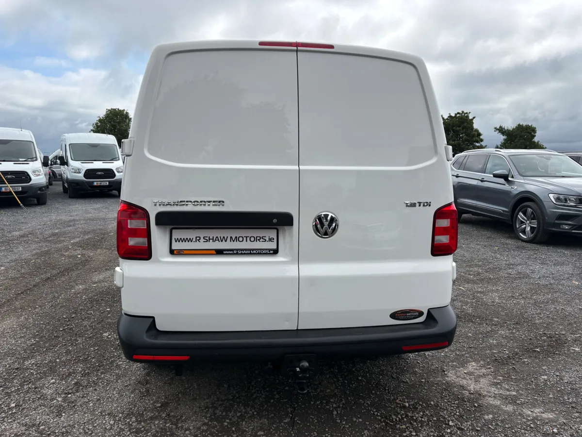 Volkswagen Transporter - Image 4