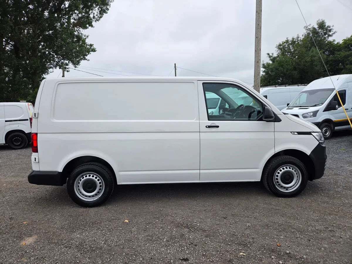 Volkswagen Transporter - Image 4