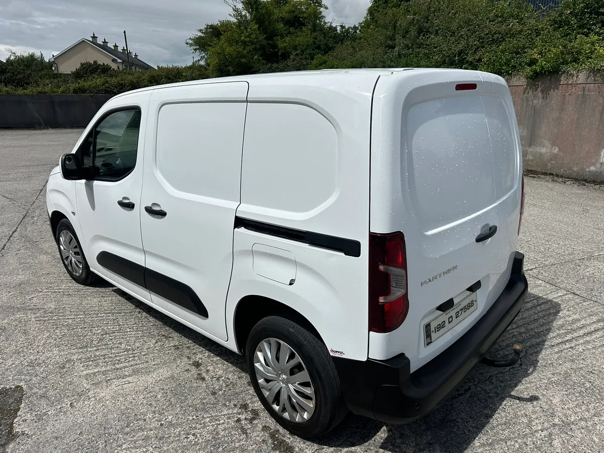 192 Peugeot Partner 1.5 DOE 6/26 - Image 4