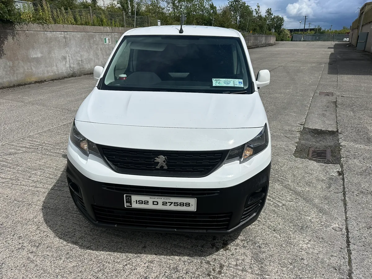 192 Peugeot Partner 1.5 DOE 6/26 - Image 2