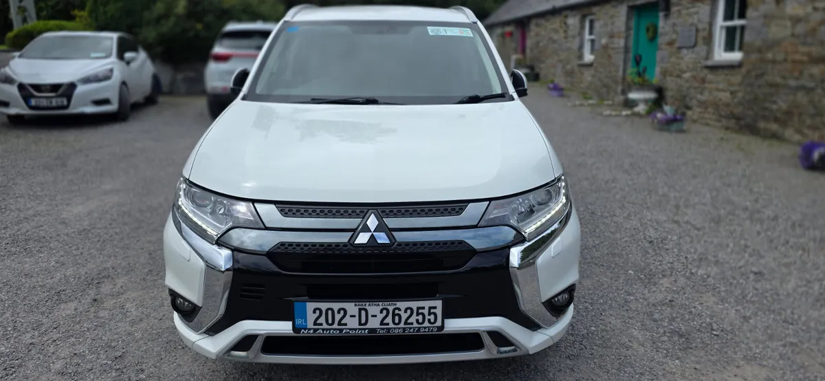 Mitsubishi Outlander 2020 COMMERCIAL 2 SEATER PHEV - Image 3