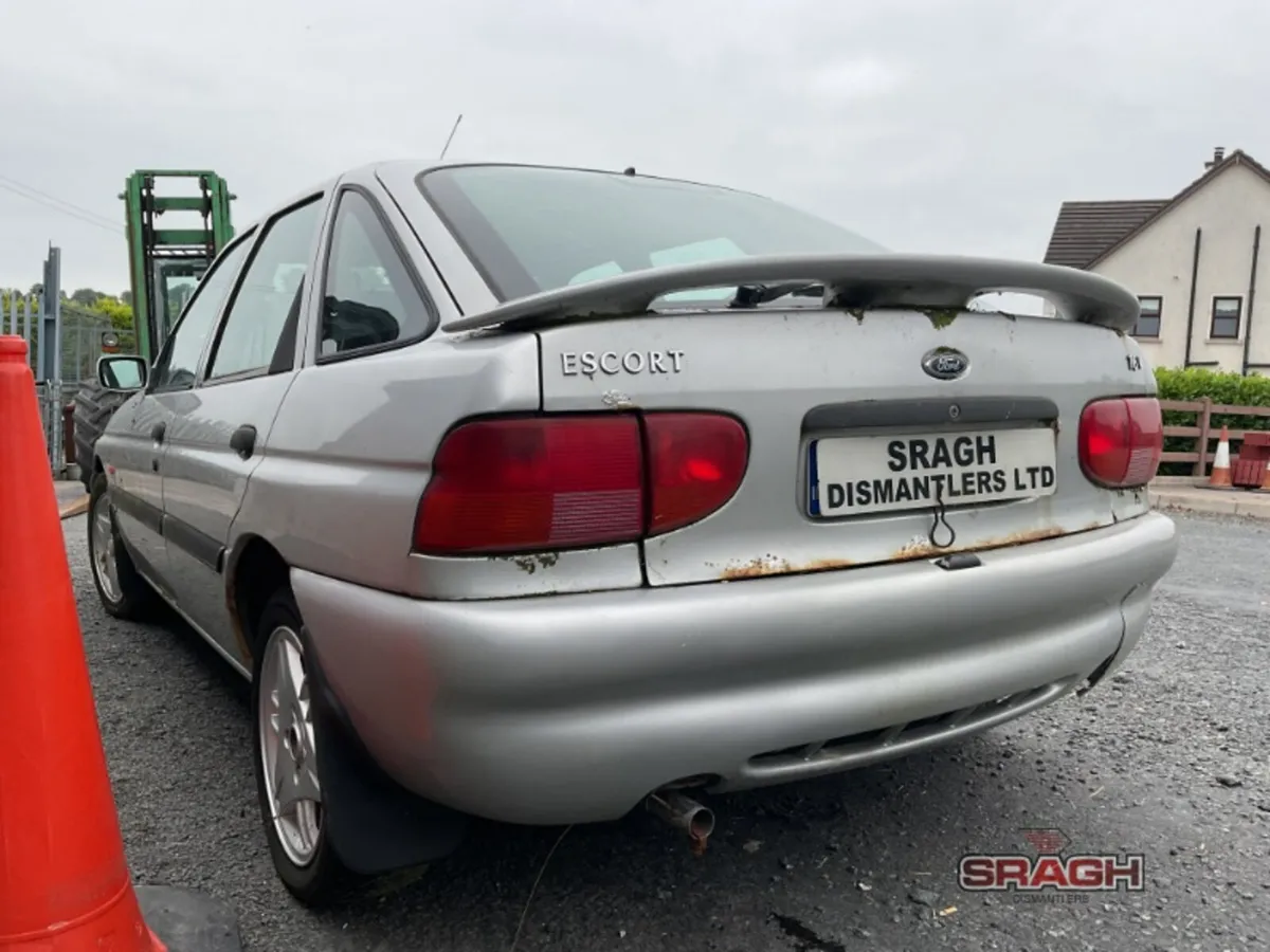 2000 FORD ESCORT 1.6 16v Finesse - Image 4