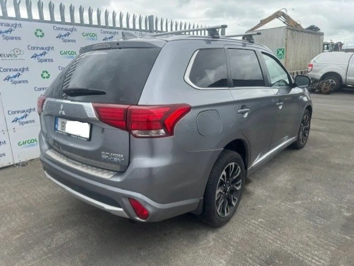 2018 MITSUBISHI OUTLANDER HYB JUST IN FOR BREAKING - Image 4
