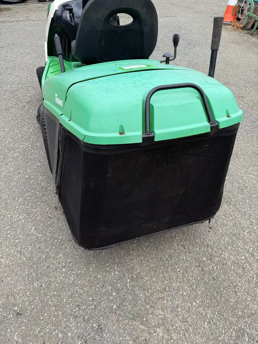 Ride on Lawnmower - Image 4