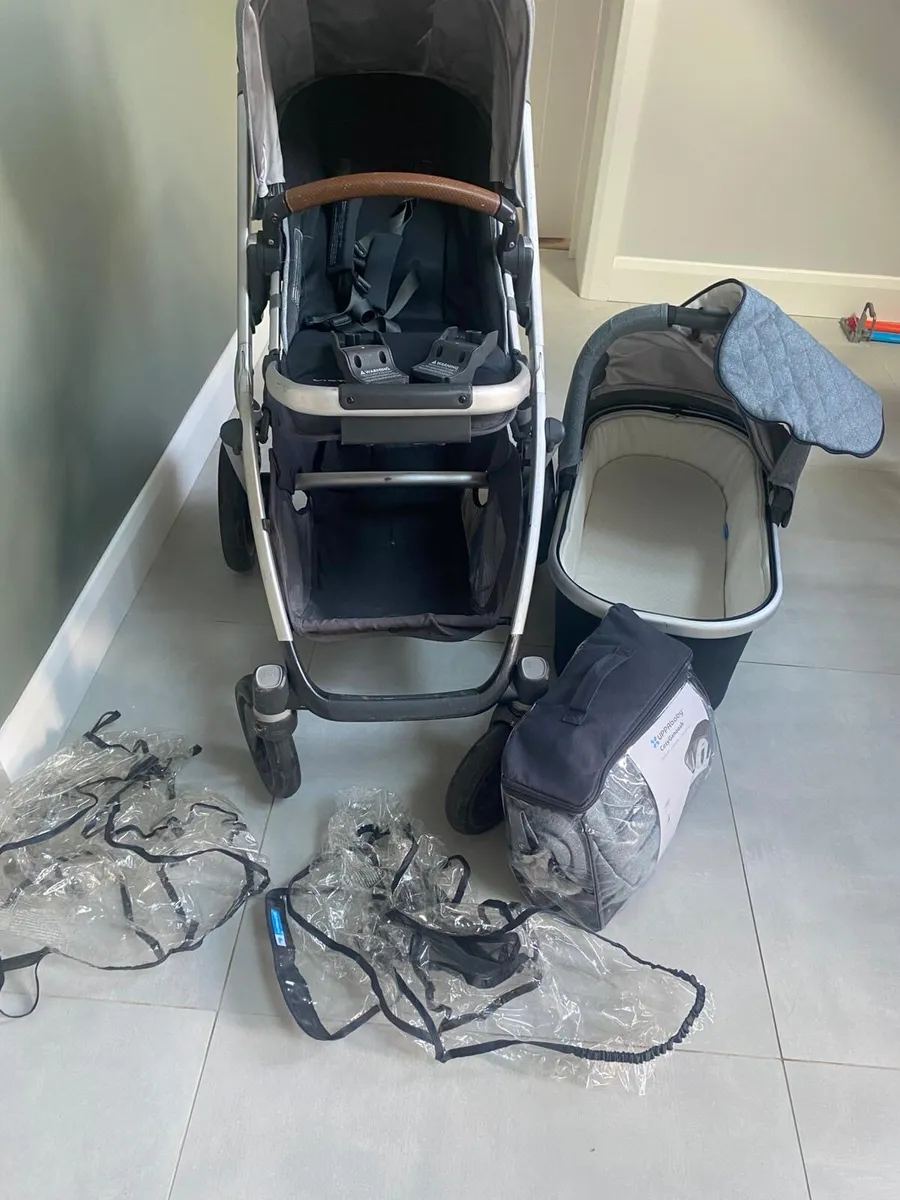 Uppa baby push chair and bassinet - Image 3