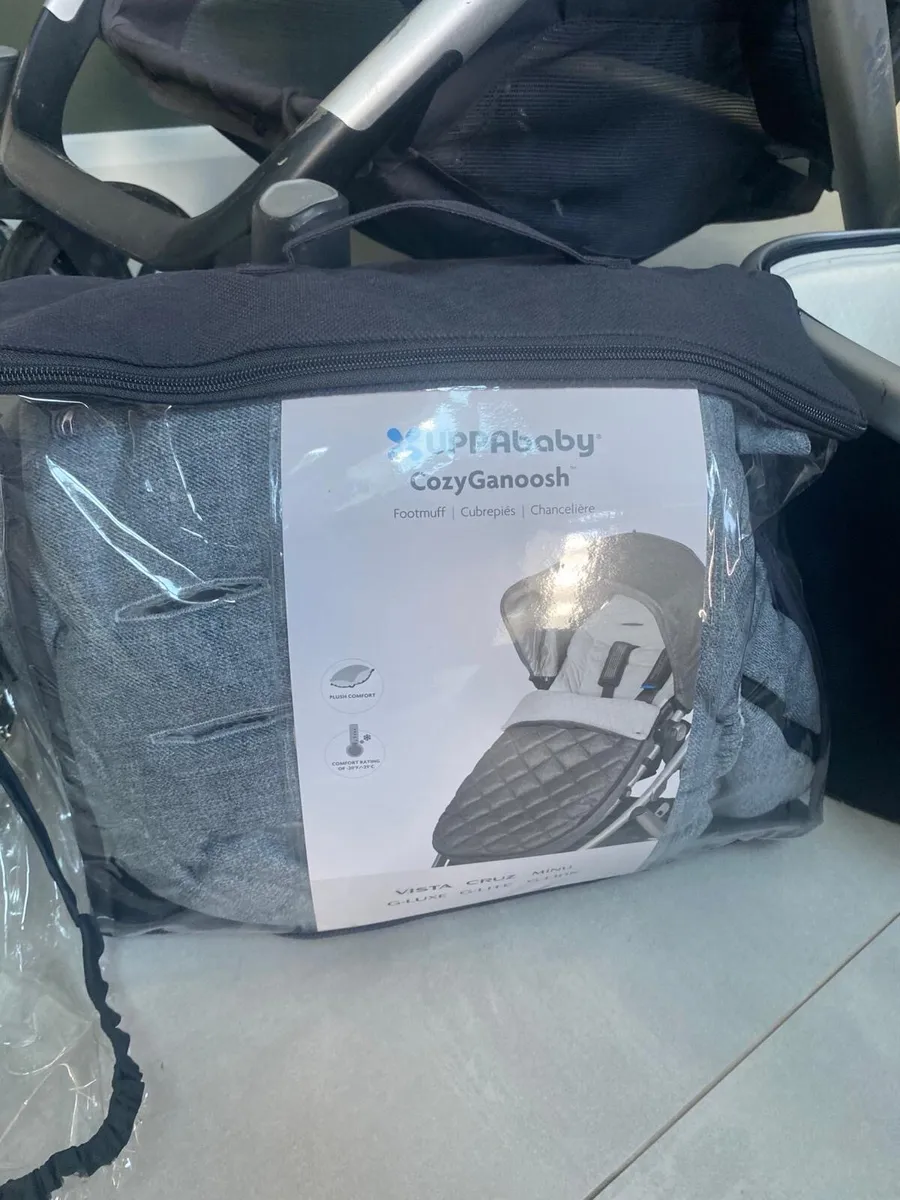 Uppa baby push chair and bassinet - Image 2