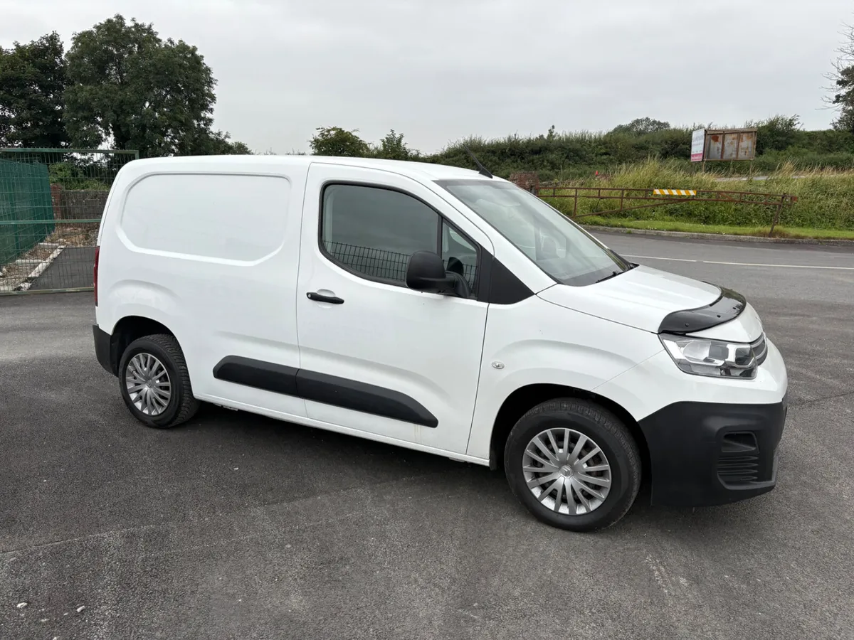 Citroen Berlingo 2020 3 seats - Image 2