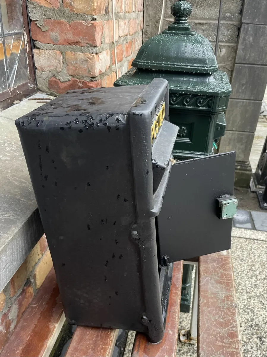 Cast Iron Post Box - Image 3