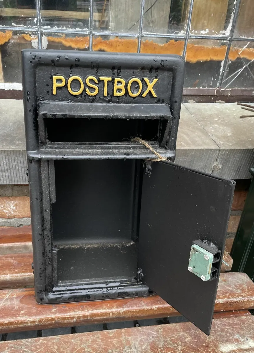 Cast Iron Post Box - Image 2