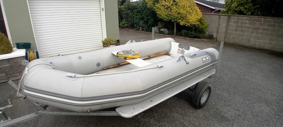 Avon 3.40m inflatable dinghy (2005) - Image 1