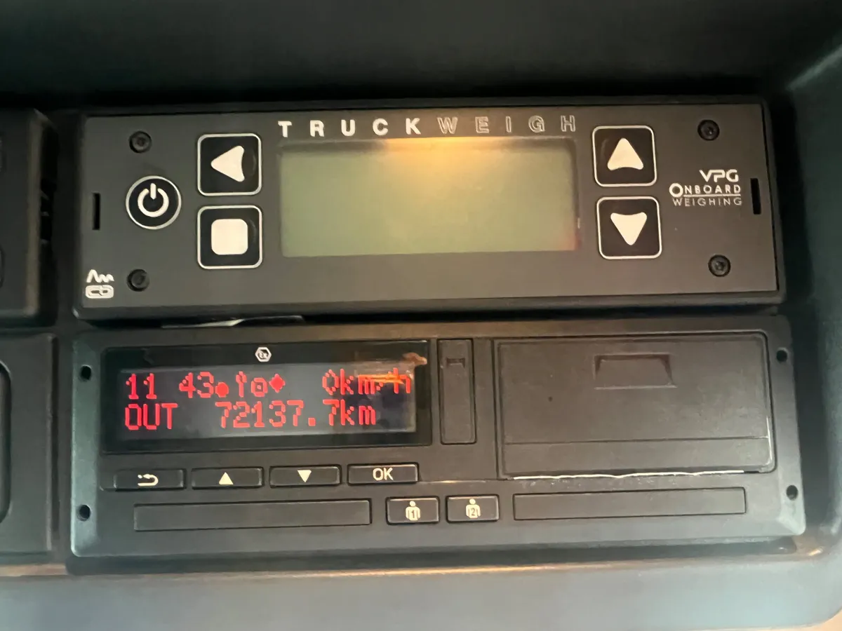 2019 12t & 10t daf 45/180 crew tipper storage box - Image 4