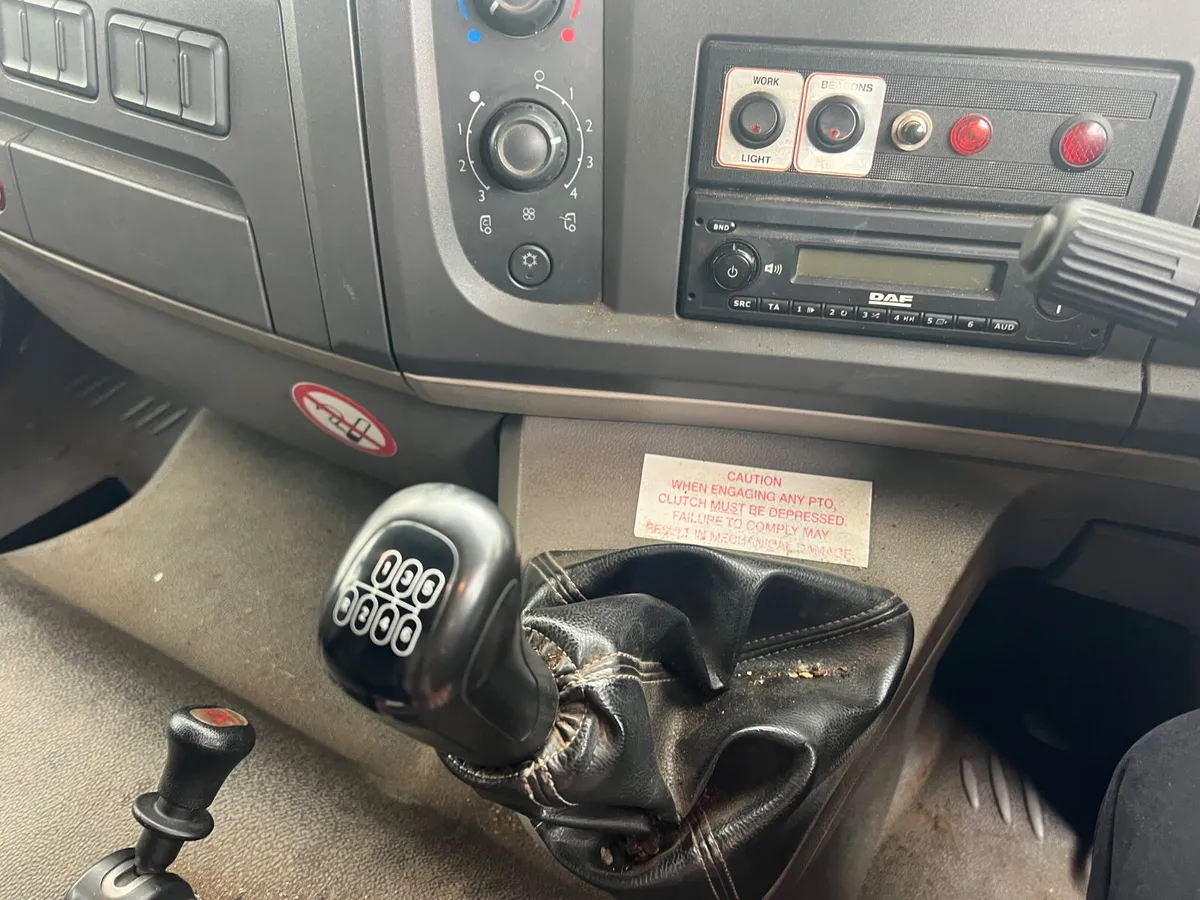 2019 12t & 10t daf 45/180 crew tipper storage box - Image 3