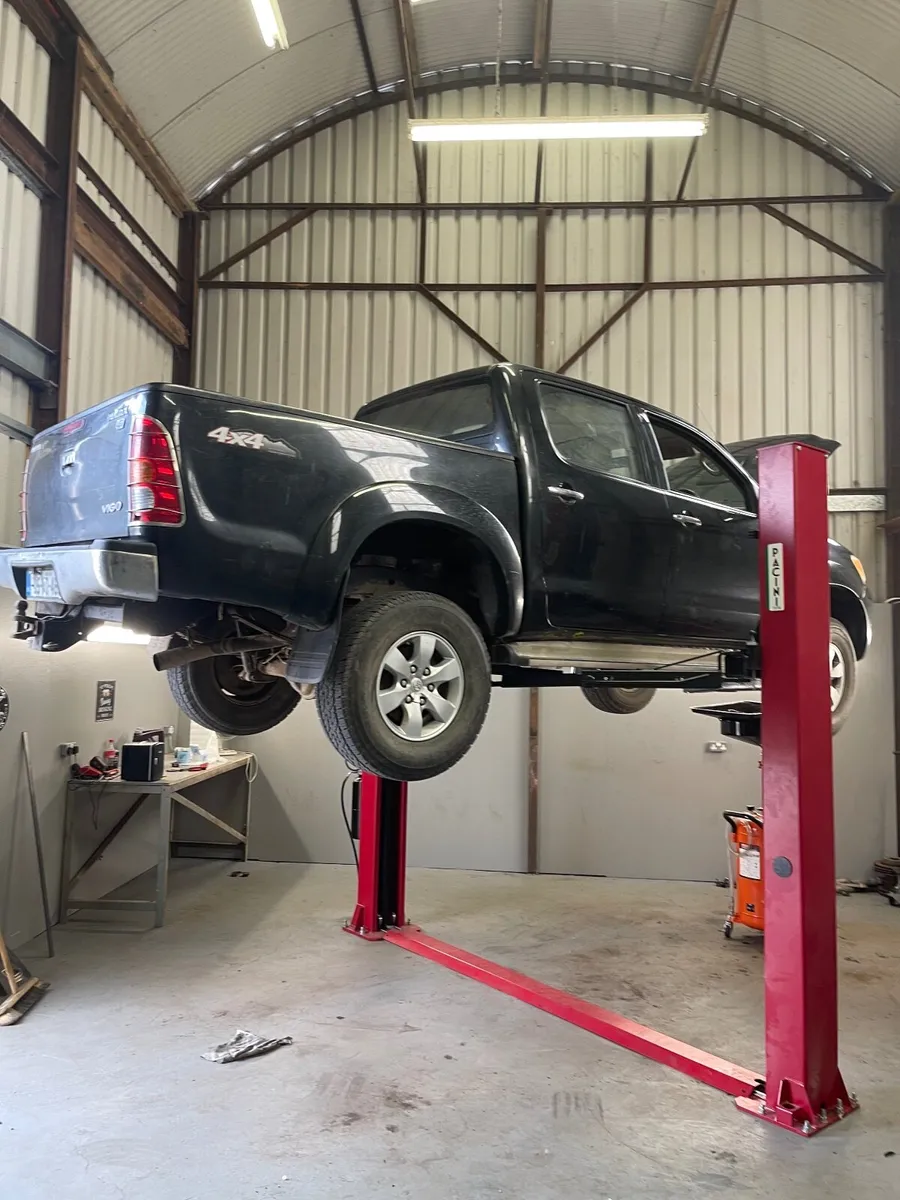 Pacini brand Car lift brand new - Image 4