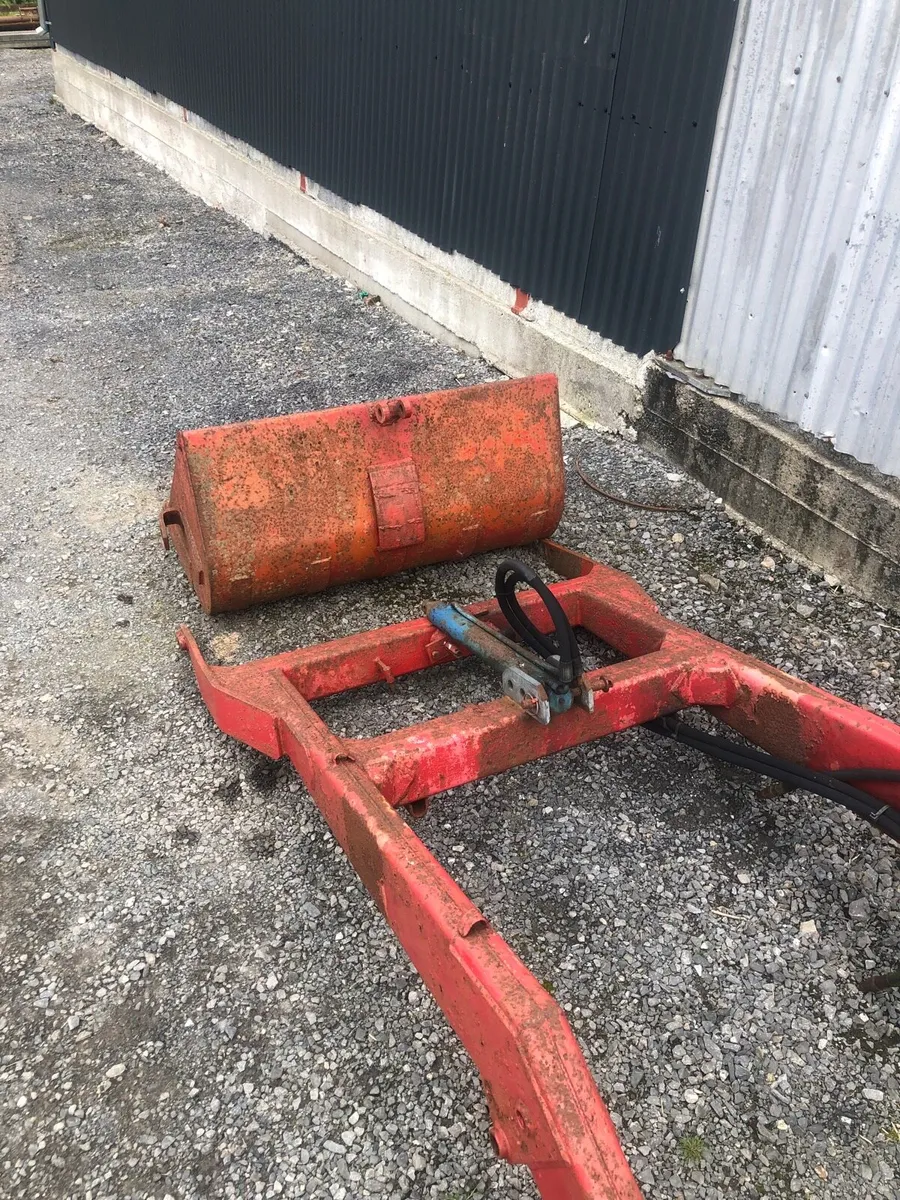 Massey Ferguson Front Loader - Image 4