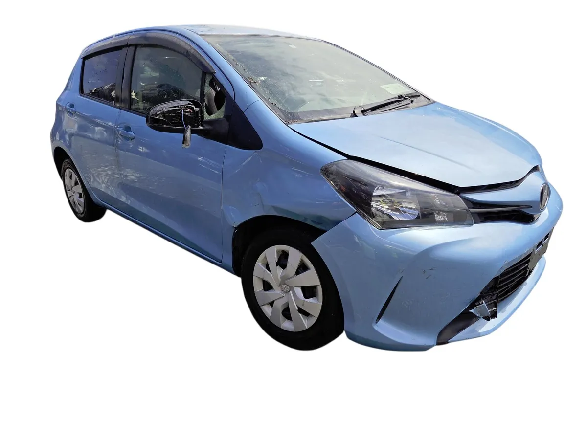 2015 TOYOTA VITZ For Breaking/Dismantling - Image 1