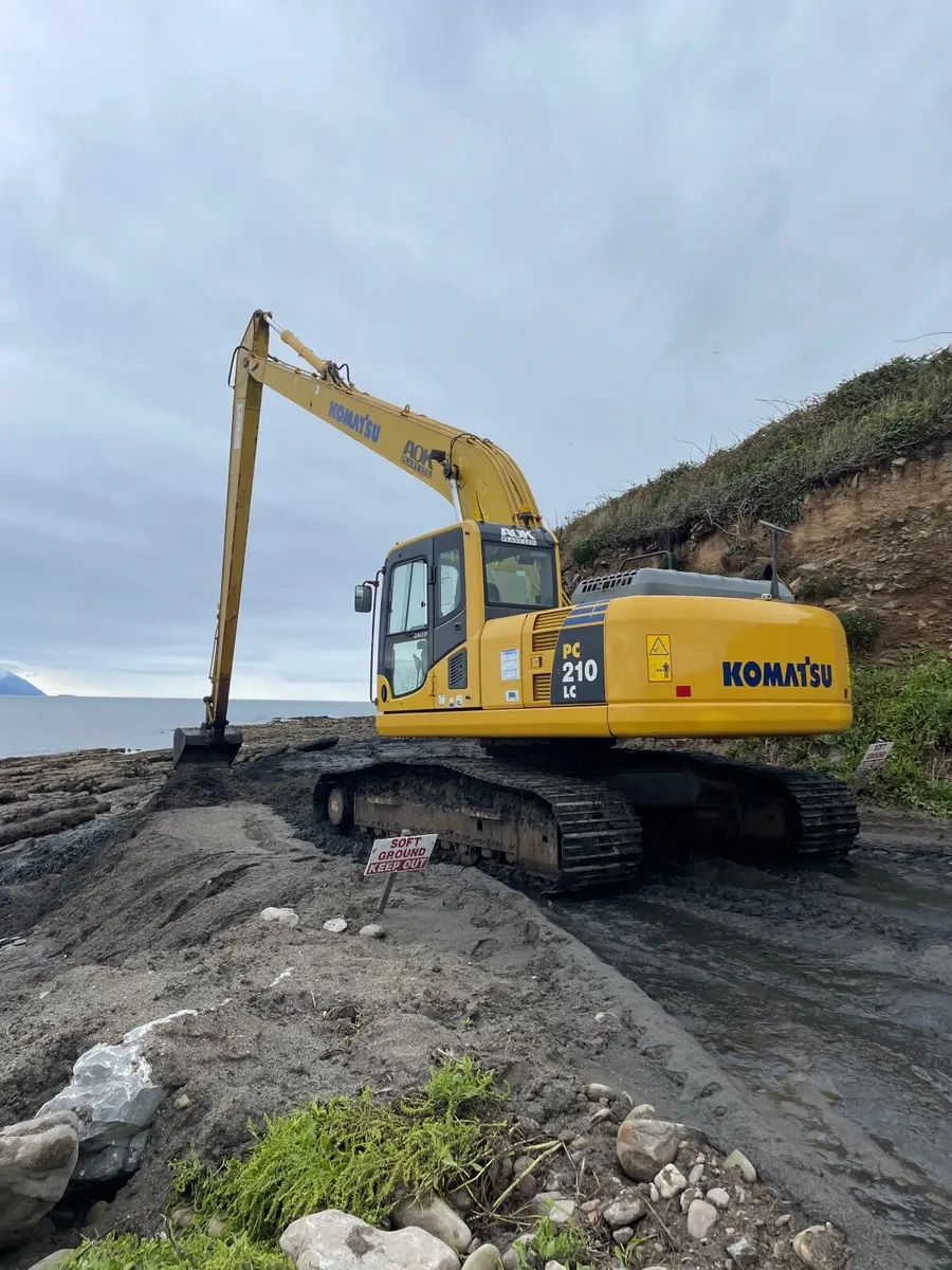 Long reach excavator - Image 1
