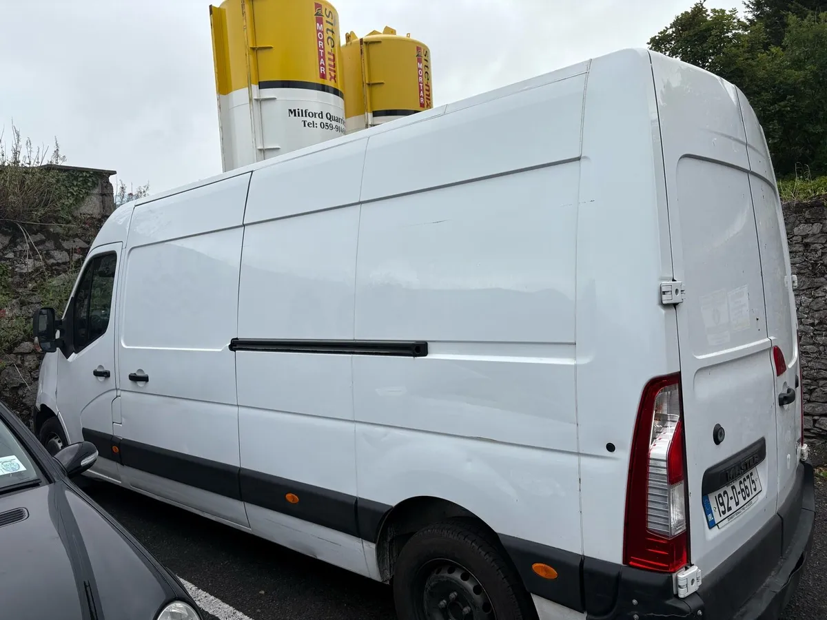 Renault master 2019 low milage - Image 2