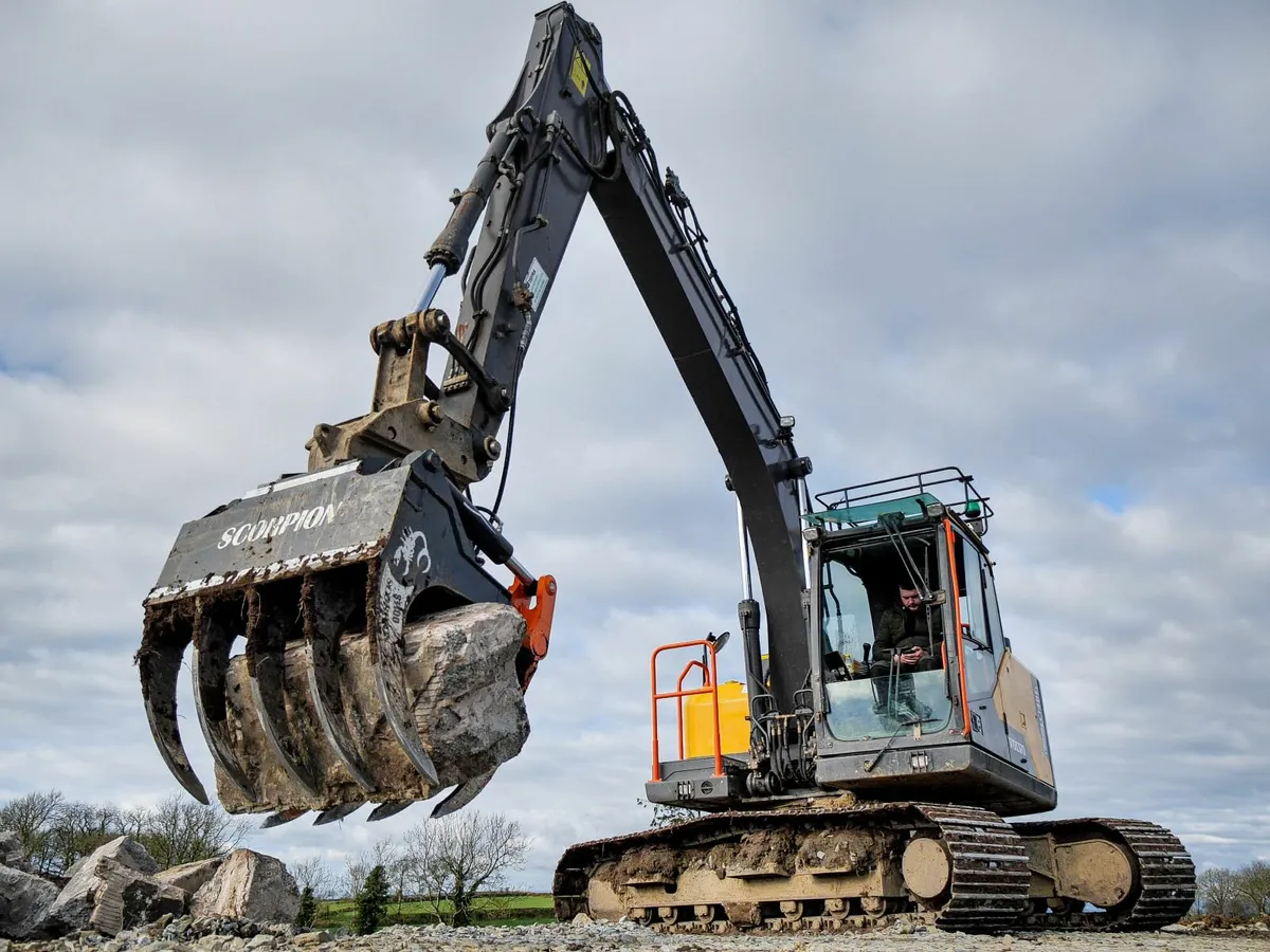 Scorpion S1100 Rake Grab - Image 1