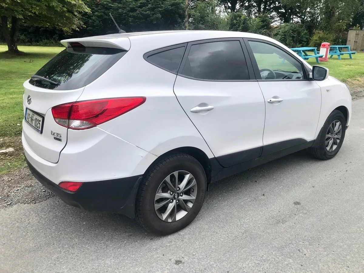 142 Hyundai ix35 commercial doe 1/26 €2995 - Image 4