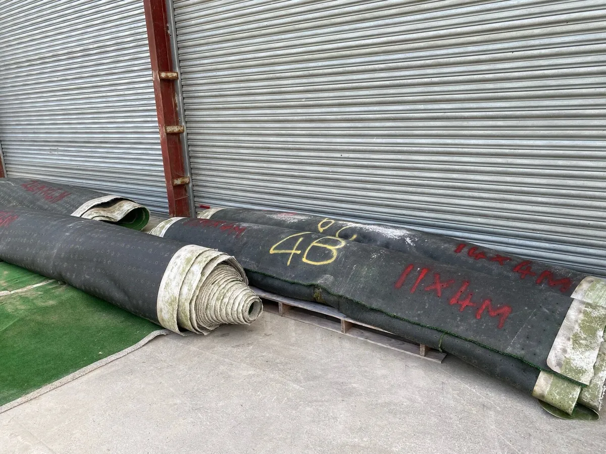 Rolls of used astro turf artificial grass - Image 4