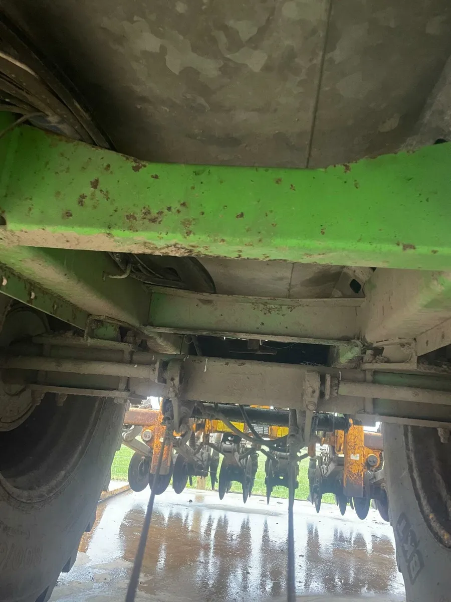 2500 gallon vacuum tank - Image 3