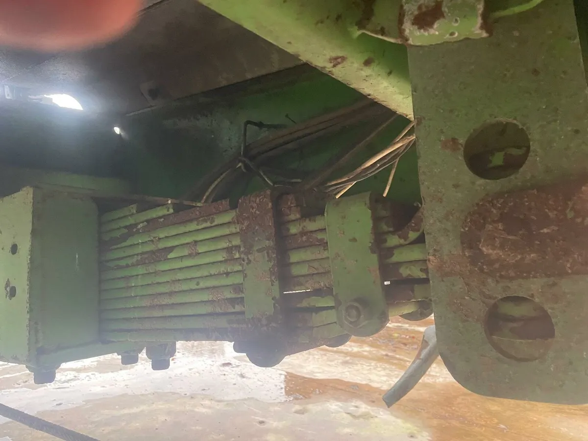 2500 gallon vacuum tank - Image 4