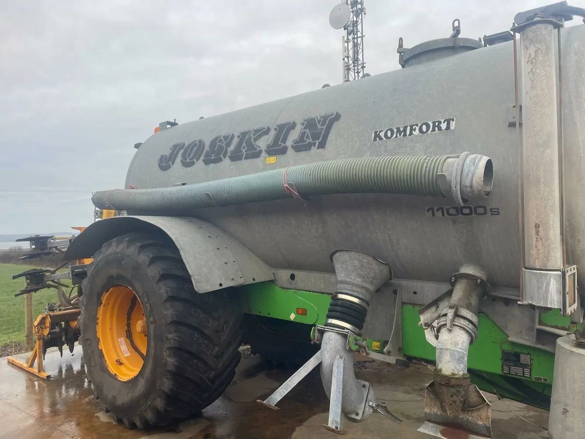 2500 gallon vacuum tank - Image 1