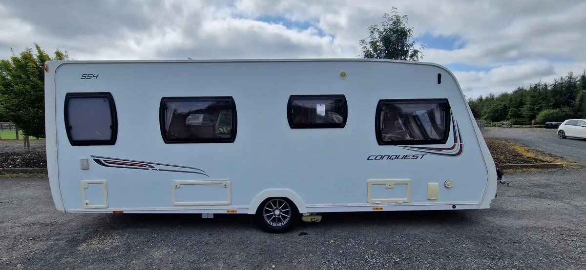 Lunar Coastline caravan 4 berth - Image 3