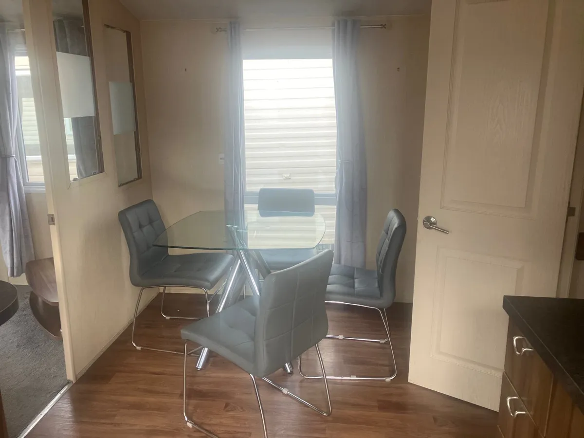 SNAPPED UP. CLASSY 3 BED THATS RIGHT PRICED - Image 3