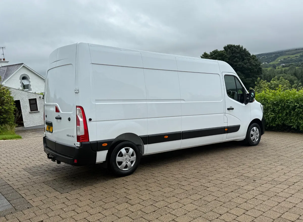 2023 Renault Master Fwd Lm35dci 180BHP NO-VAT!!! - Image 4