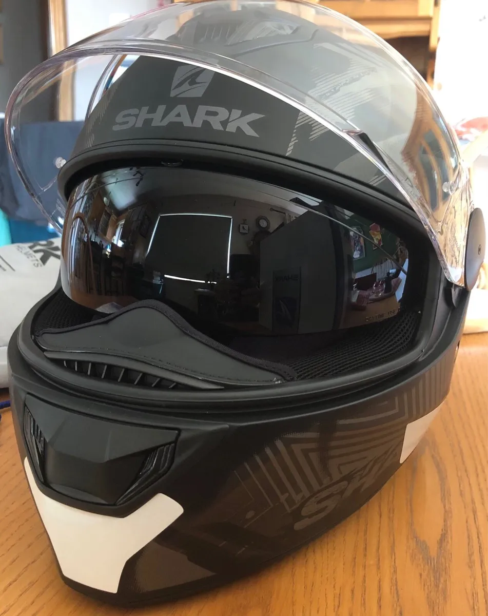 Shark Motorcycle Helmet size S black - Image 3