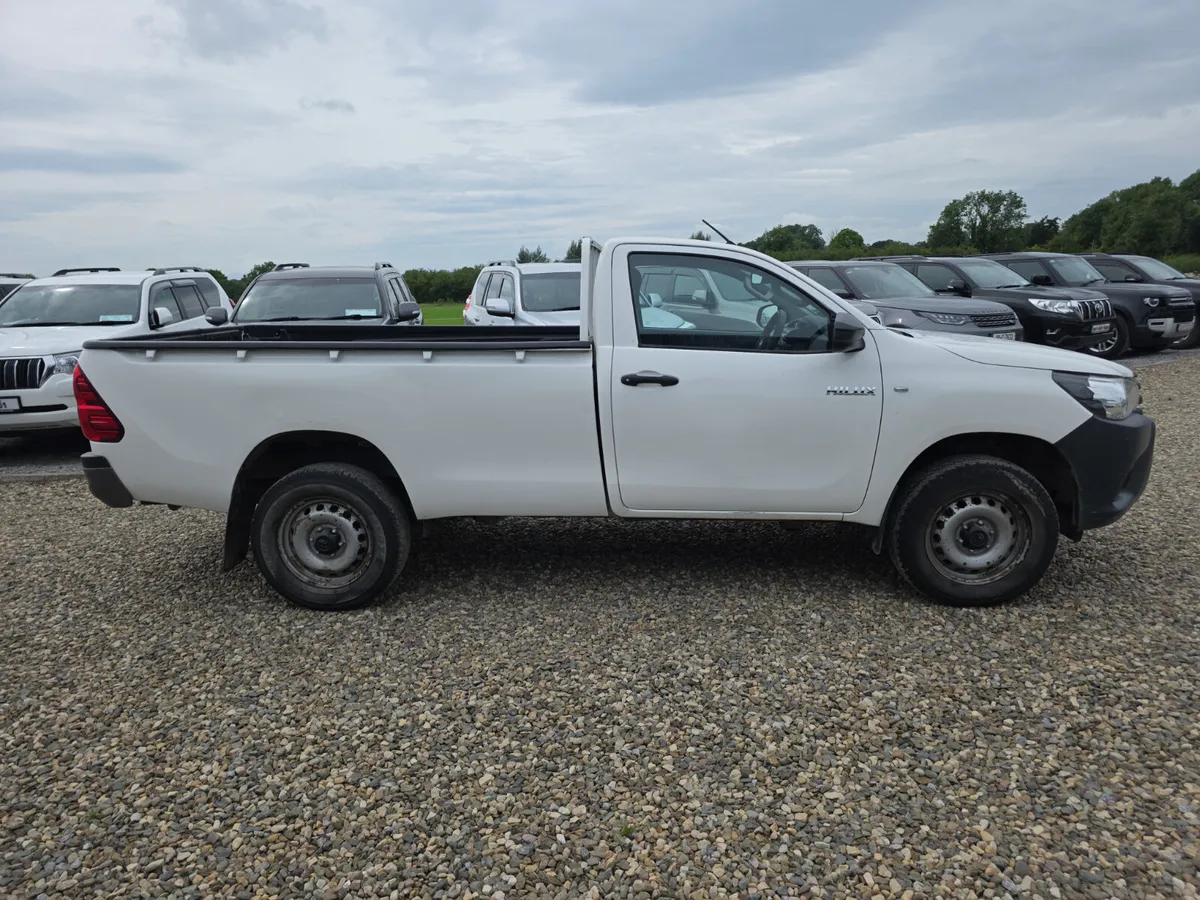 Toyota Hilux Single Cab - Image 4