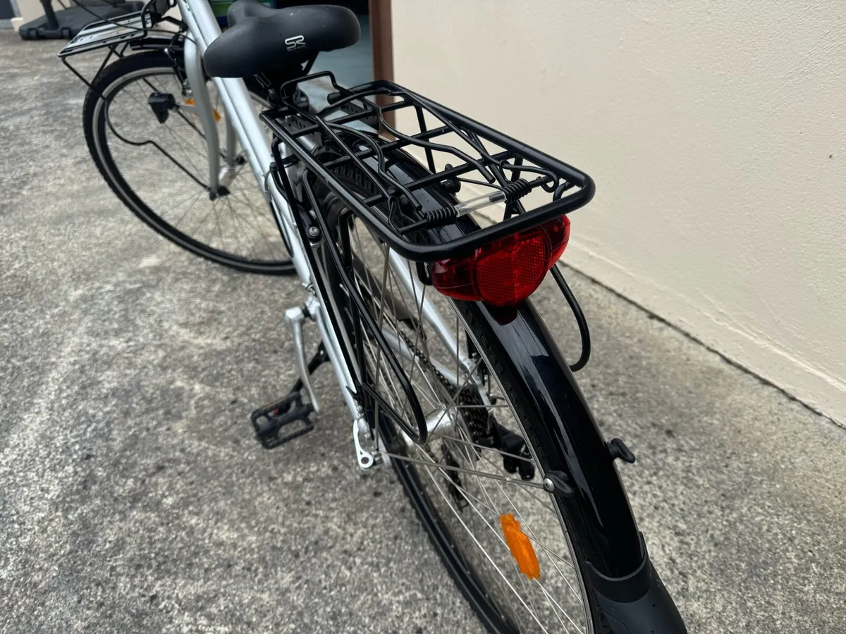 Bianchi Deluxe Lady’s Hybrid Bike - Image 4