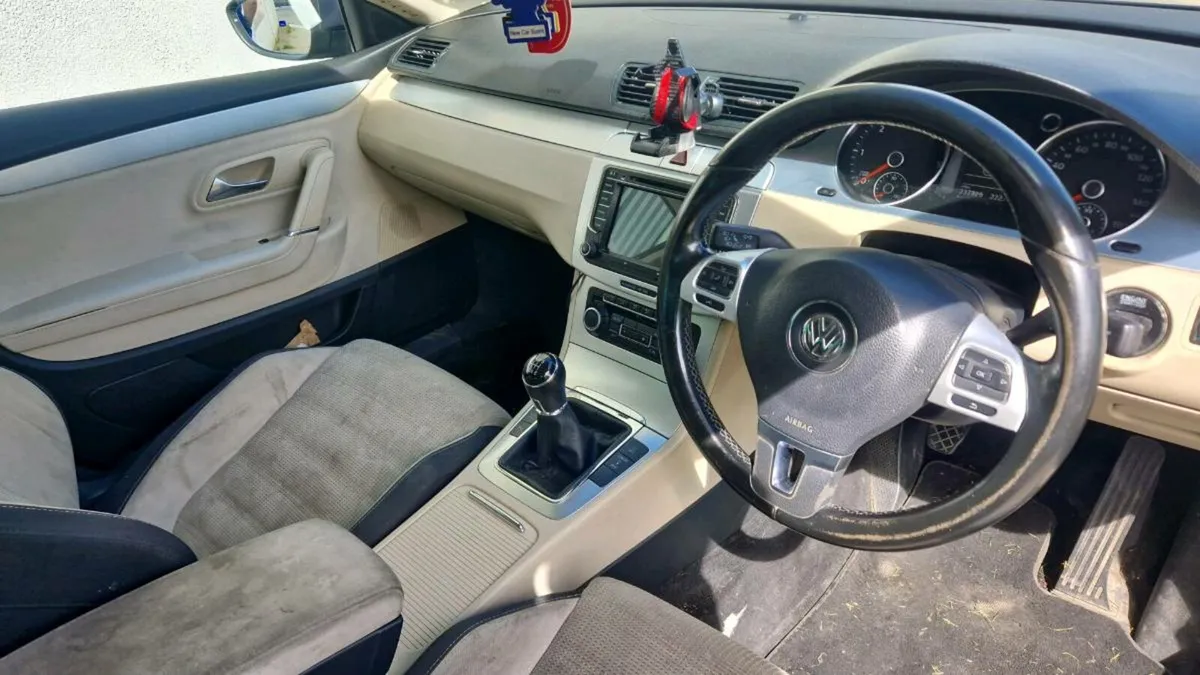 2010 Volkswagen CC Breaking - Image 3