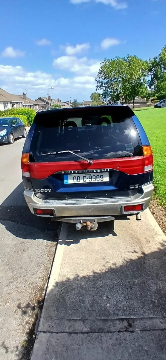 Mitsubishi Pajero 2000 - Image 2