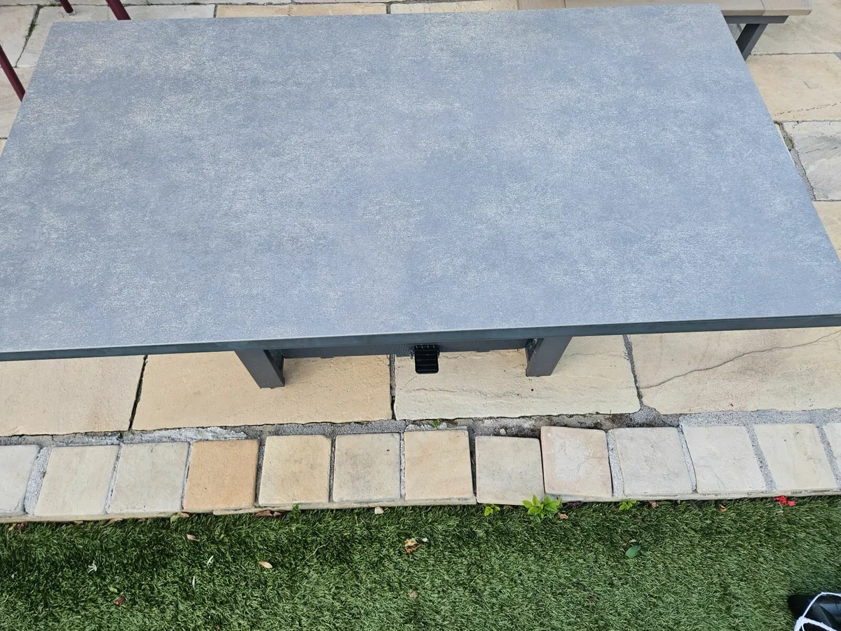 Adjustable height garden table - Image 3