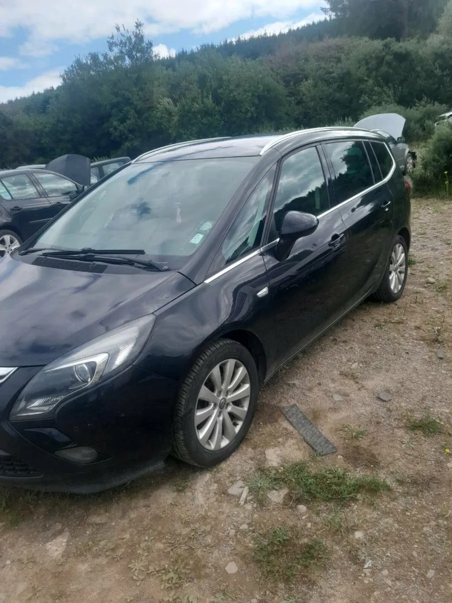 2014 vauxhall zafira tourer for breaking - Image 4
