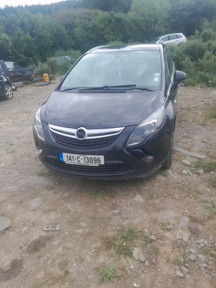 2014 vauxhall zafira tourer for breaking - Image 1