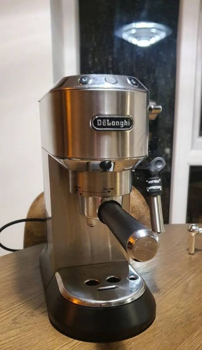 Coffee Machine- De Longhi - Image 1