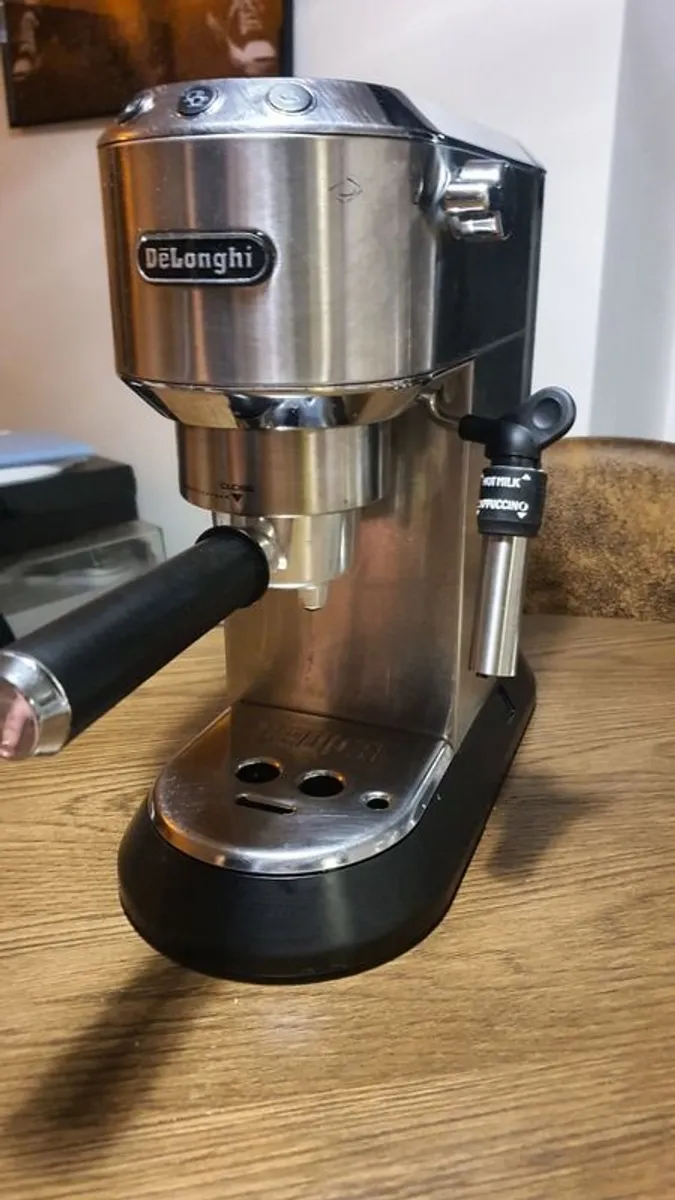 Coffee Machine- De Longhi - Image 3