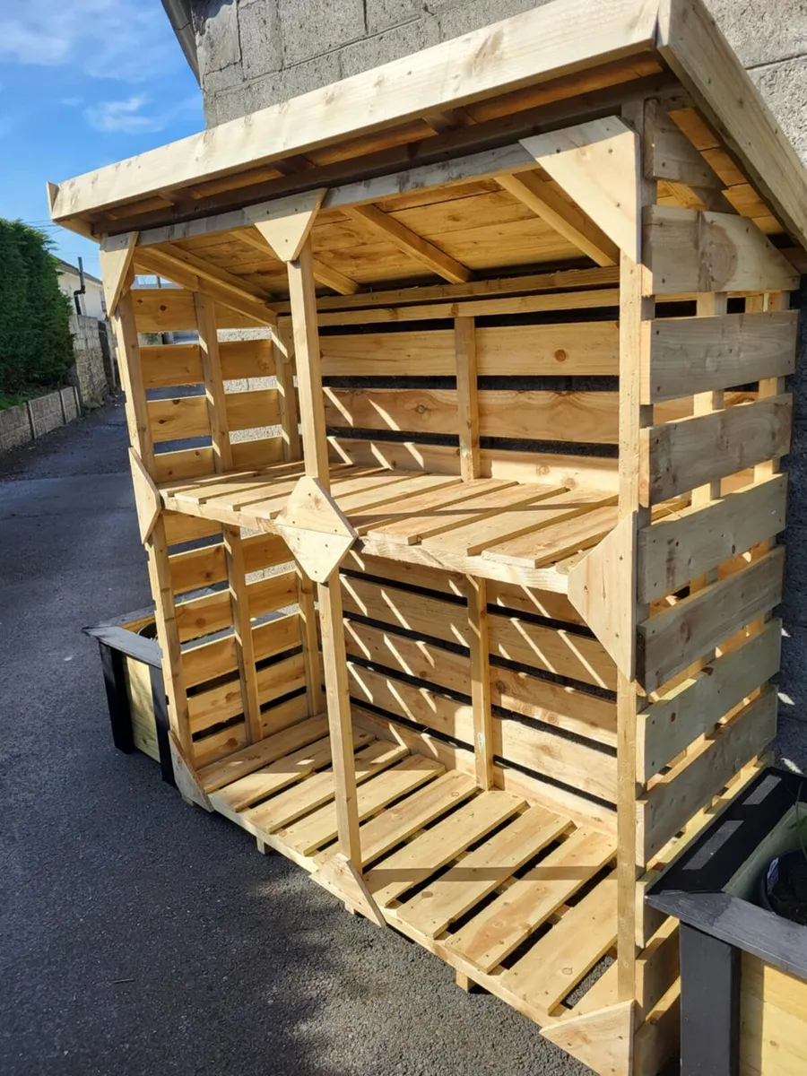 Logstores with shelf - Image 3