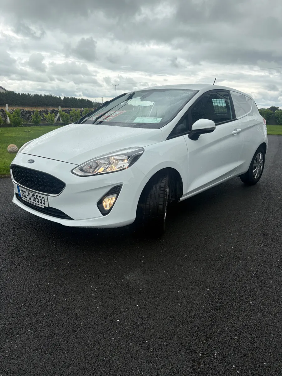 Ford Fiesta 2019 - Image 2