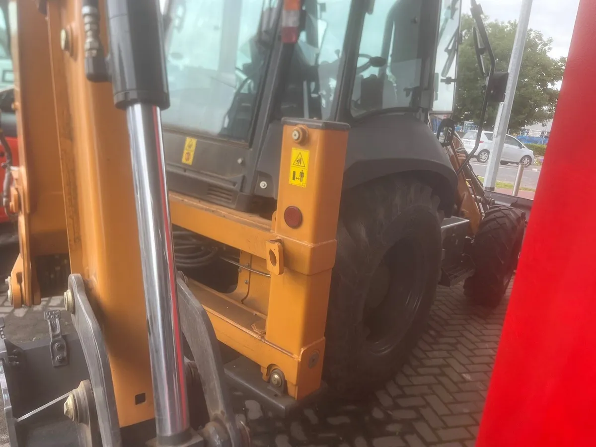 25 Case SV570 Backhoe Digger!brand new! - Image 4