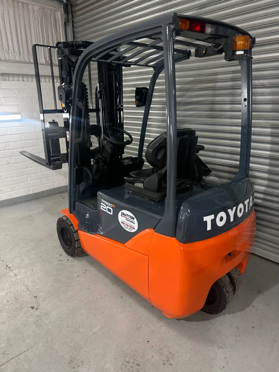 Toyota 2 Ton Electric Forklift - Image 2