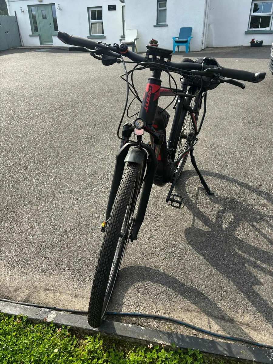 Giant Explore Electric Bike - Image 3