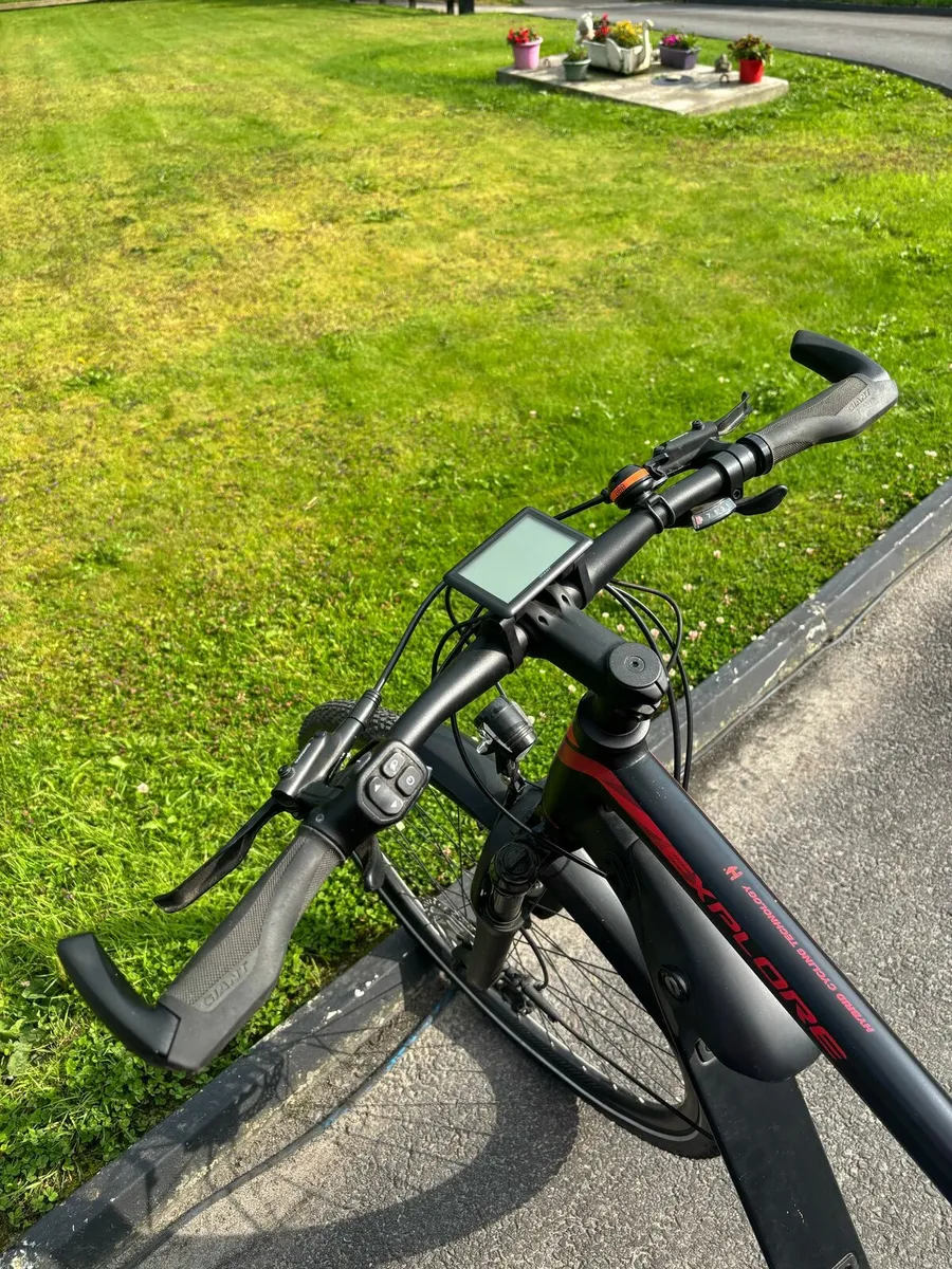 Giant Explore Electric Bike - Image 4