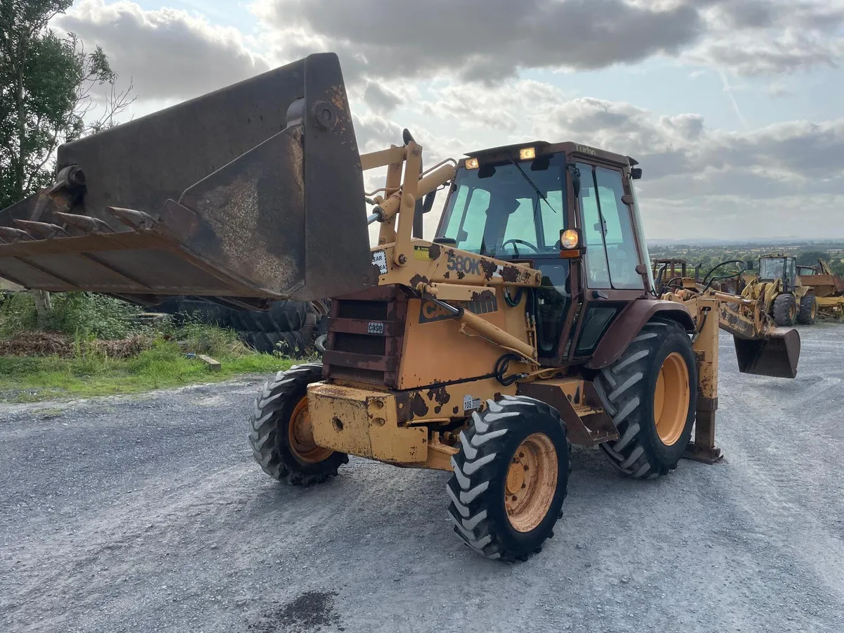 Case 580K 4WD Digger Loader - Image 2